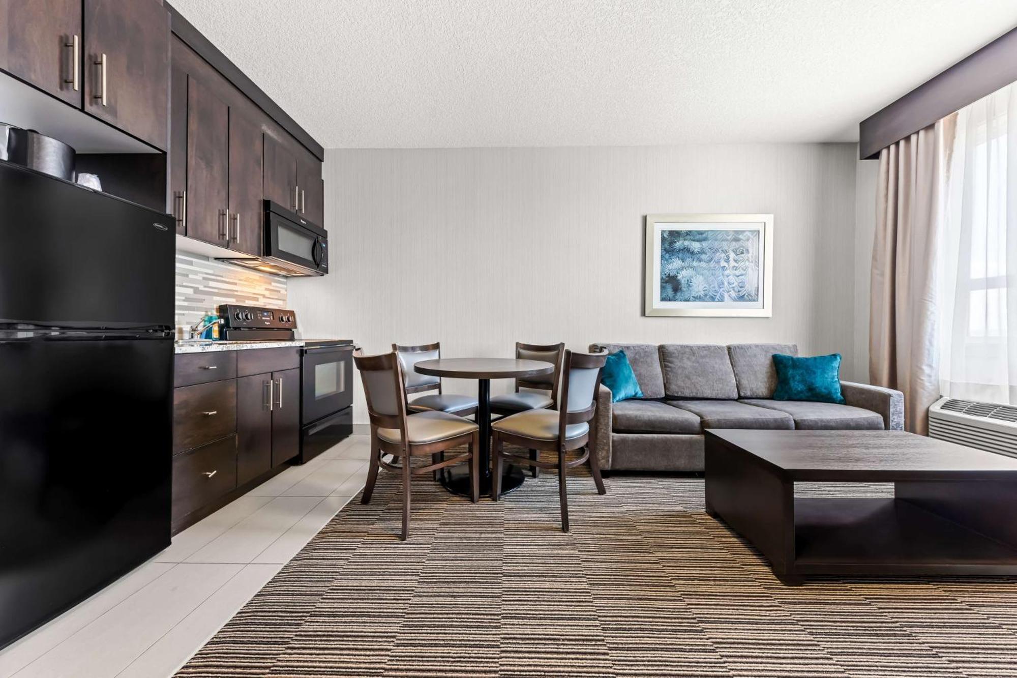 Best Western Plus Airdrie Gateway Exterior foto