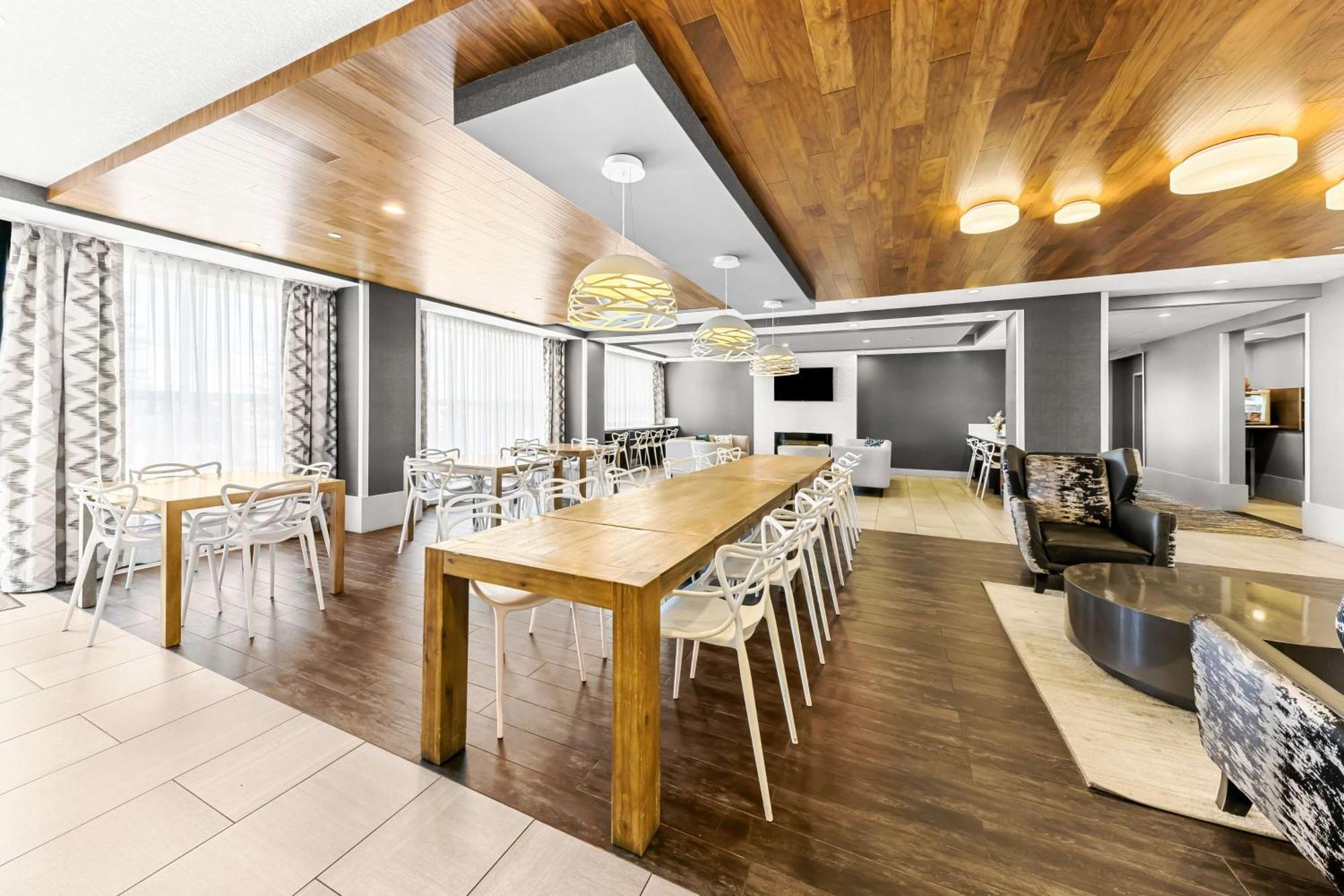 Best Western Plus Airdrie Gateway Exterior foto